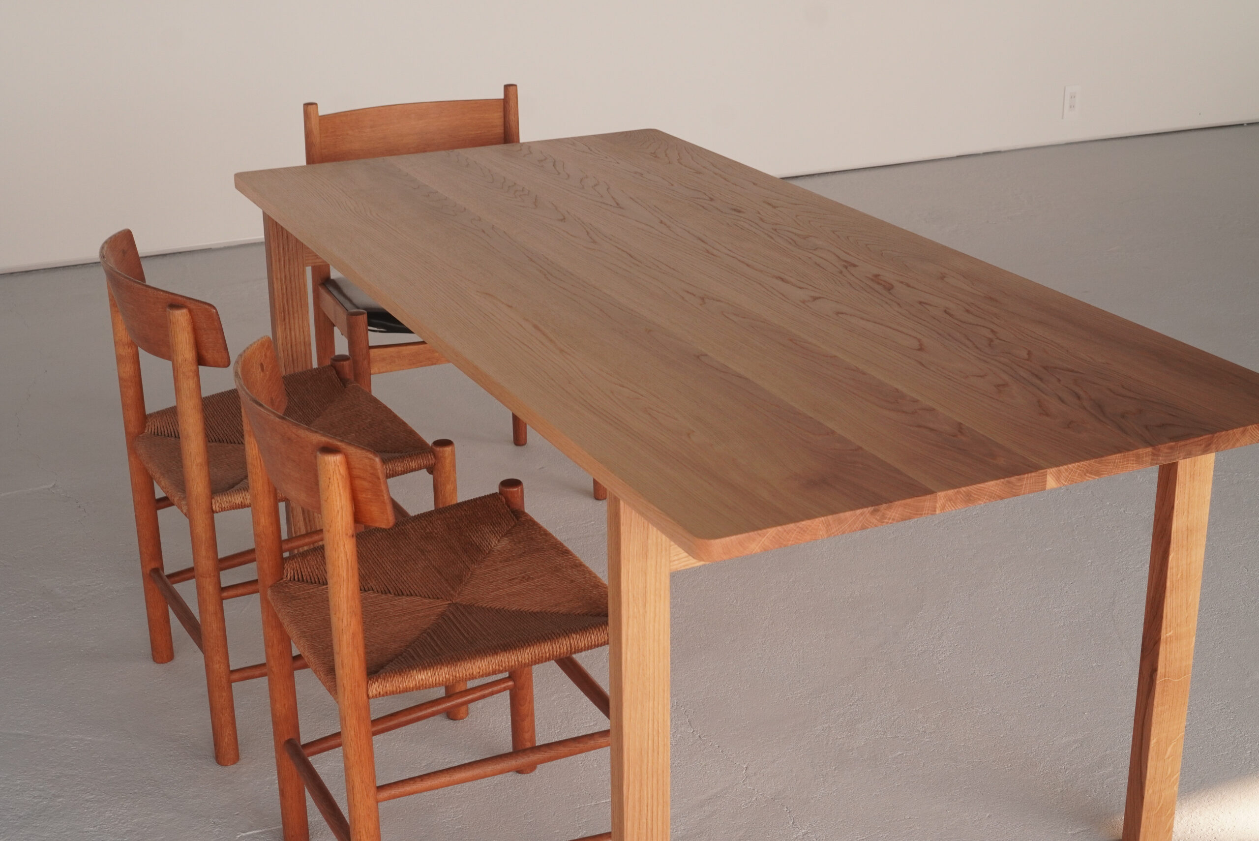 受注生産】国産ナラ ダイニングテーブル - Tanzen