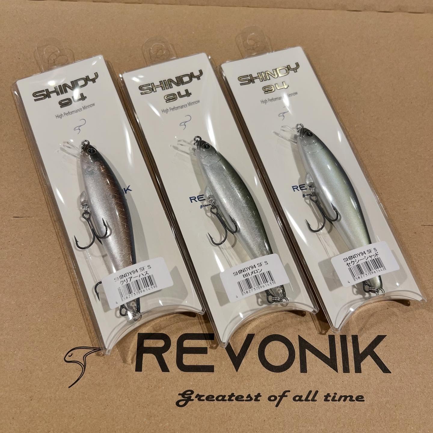 レヴォニックの新製品シンディ94とサラモアが入荷しました。店頭販売