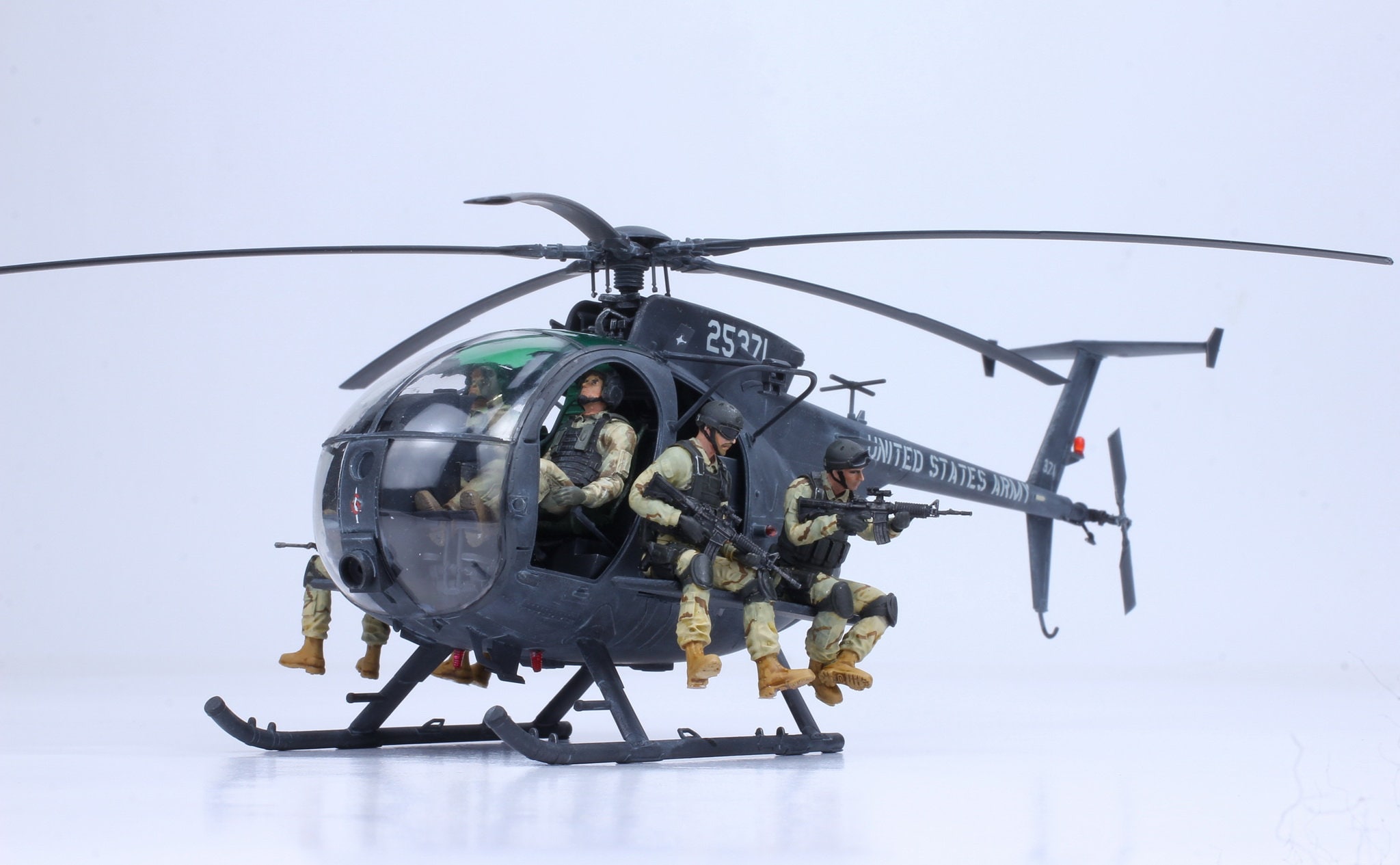 プロ製作モデル MAH-6J リトルバード ナイトストーカーズ / パイロット