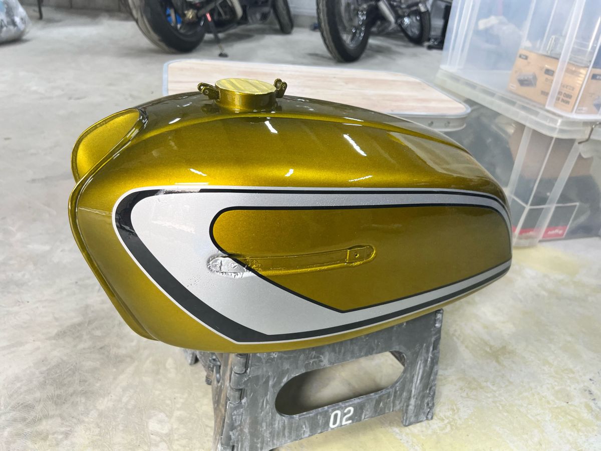 GT380 B3後期タンク hxk、 スズキ SUZUKI GT380 B3 オリジナル塗装