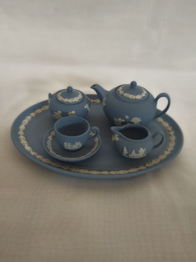 ウェッジウッド ジャスパー ミニチュアティーセット イギリス・コッツウォルズより、ウェッジウッド・ピンクのジャスパー