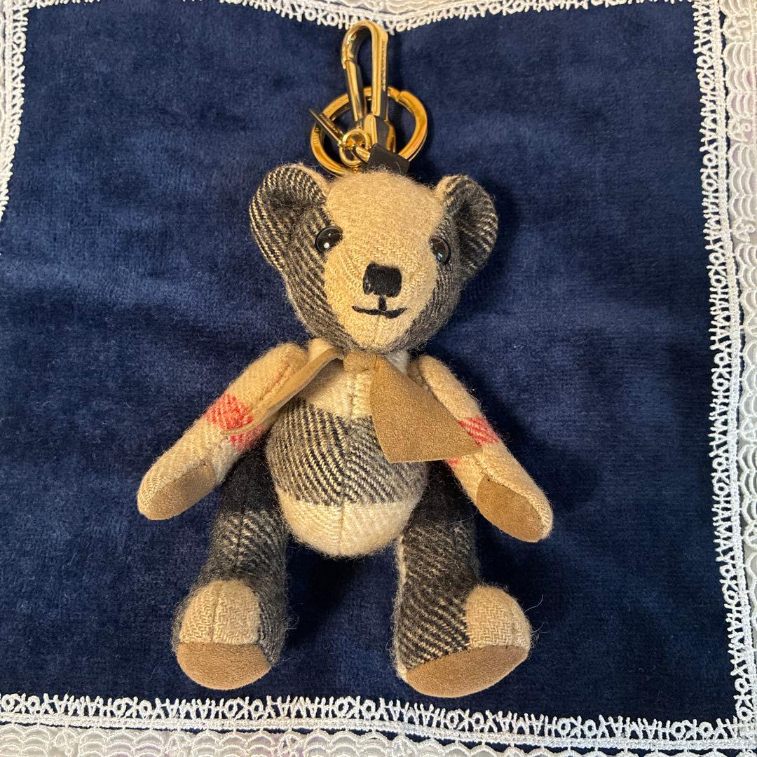 バーバリー チャーム ベア Thomas Bear Charm in Archive beige - Women, Cashmere | Burberry