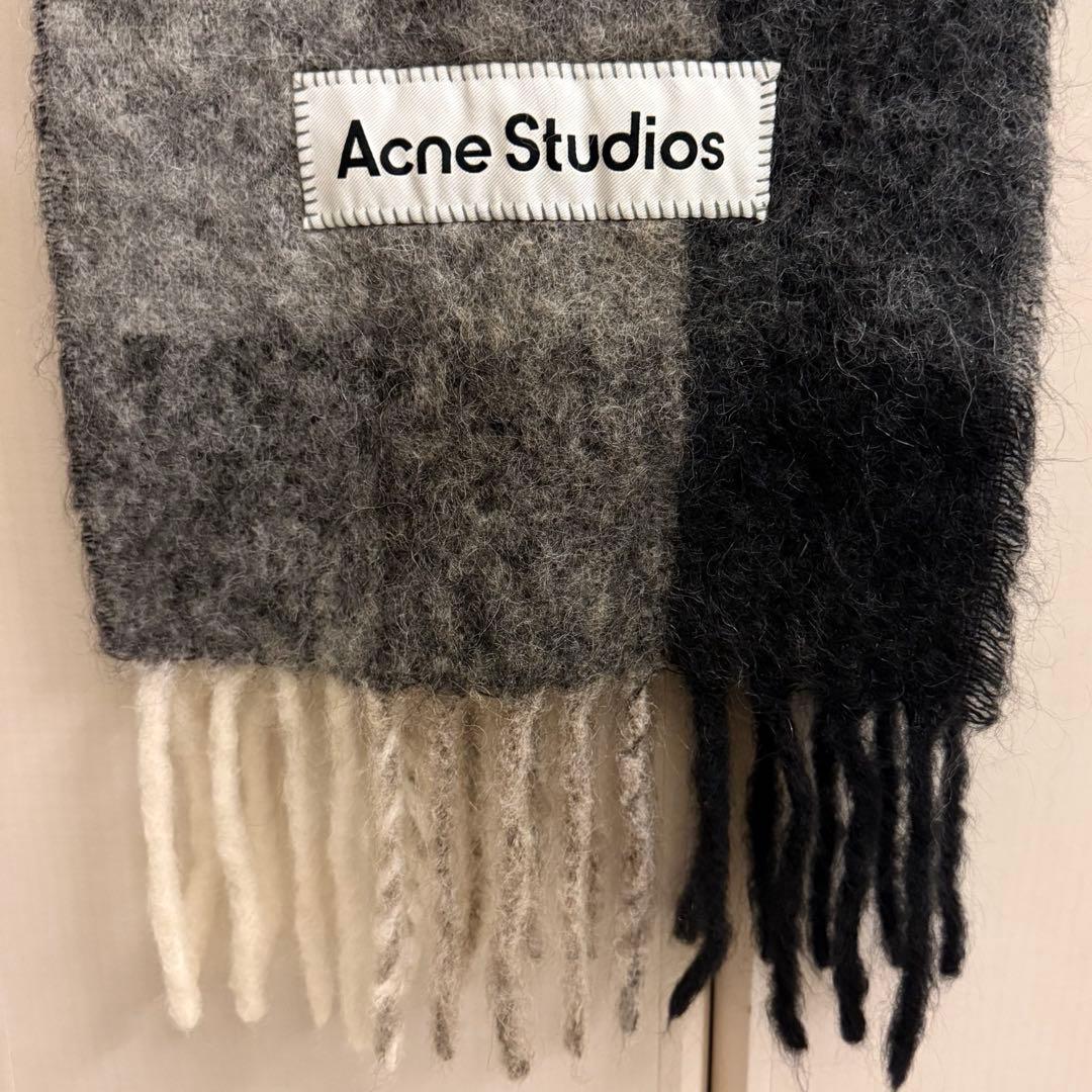 【公式オンライン購入品】Acne Studios チェック柄マフラー　ブラック Acne Studios（アクネ ストゥディオズ） マフラー CA0155 FN-UX
