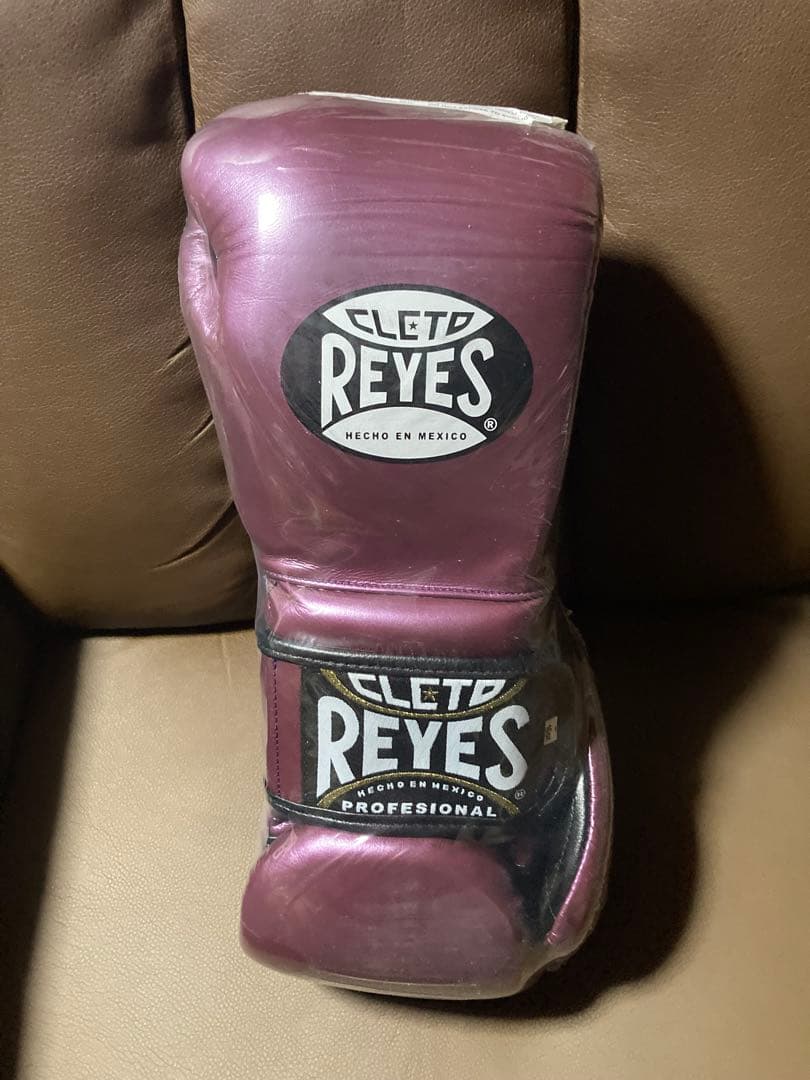 レイジェス ボクシンググローブ１６オンス Reyes（レイジェス） ボクシング グローブ 12〜16オンス 紐式 本革