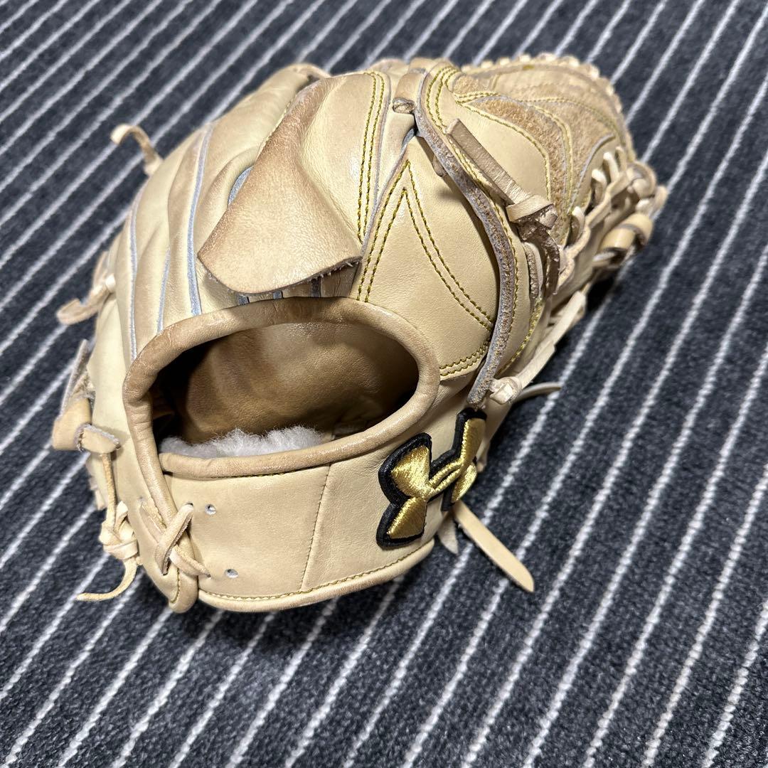 アンダーアーマー硬式投手グラブ希少モデル UNDER ARMOUR（アンダーアーマー） 野球 硬式グラブ グローブ 投手用