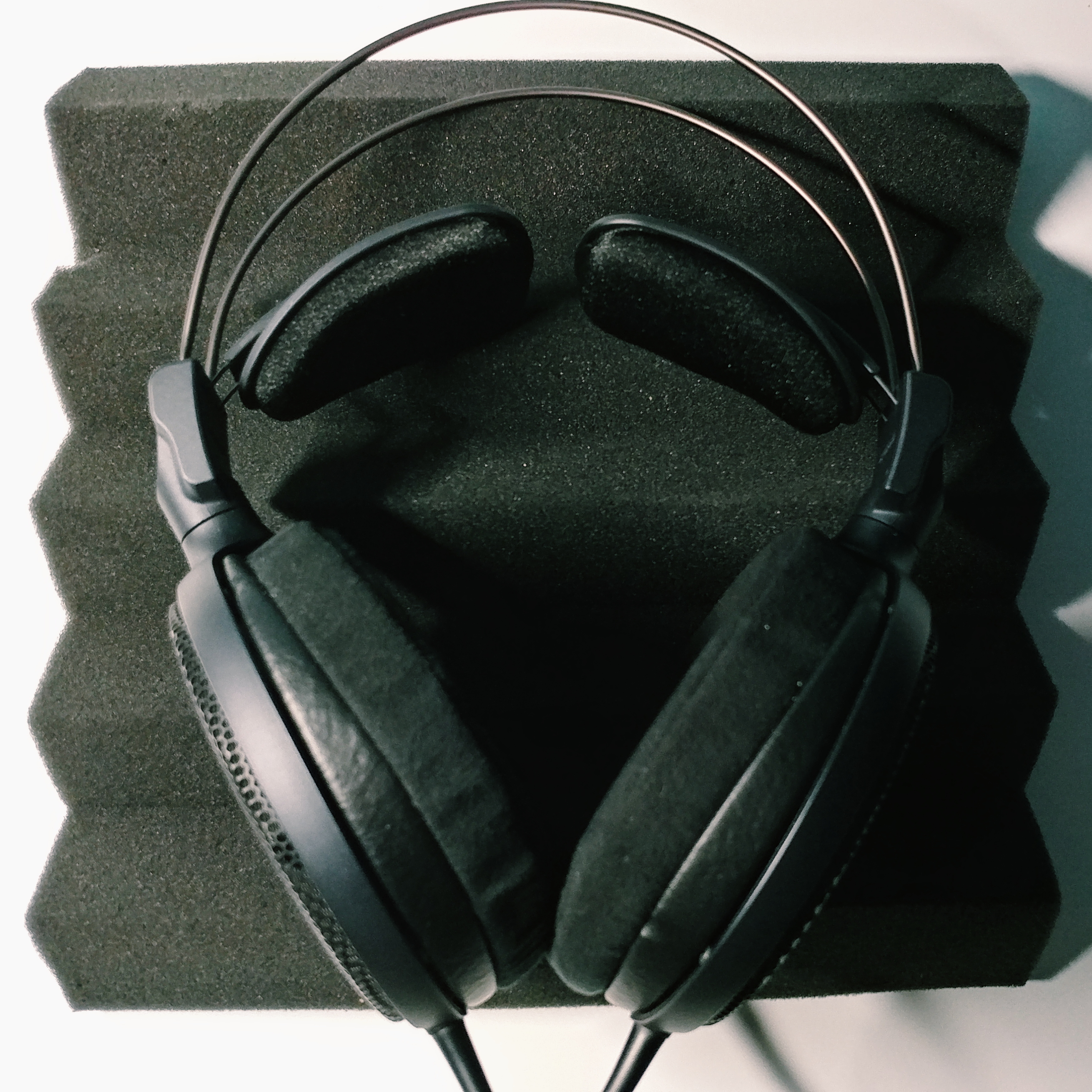 Review: Audio-Technica ATH-AD2000 – Romantically chromatic