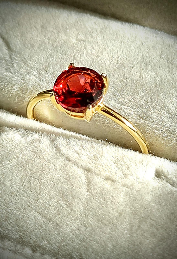 宝石質AAAモザンビークガーネット 6mmブリオレッドカット フリーリング